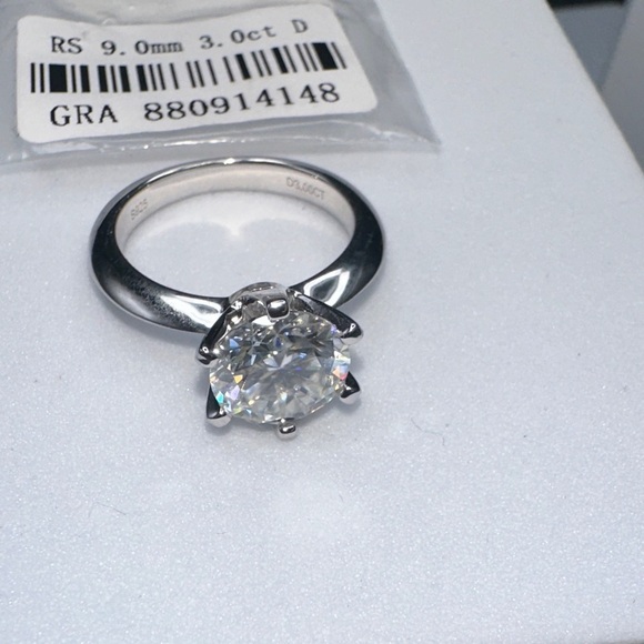 Moissanite Jewelry - Stunning Silver Ring with Brilliant 3 ct Moissanite Clear Stone